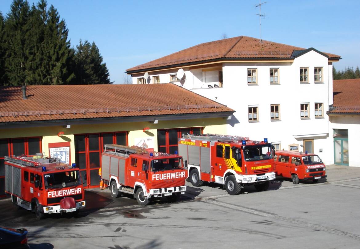 2008-03-06-Feuerwehr-Fahrzeuge-gross.jpg